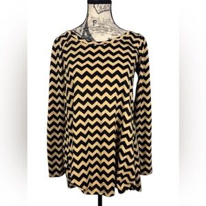 Ing Fashionable Black and Tan Everyday Chevron Top Long Sleeve Size Medium
